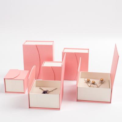 China Eco-friendly Jewelry Ring Earring  Box Large Jewelry Box Lift The Cover Pink Necklace Gift Box Jewelry Box Magnetic Closure for sale