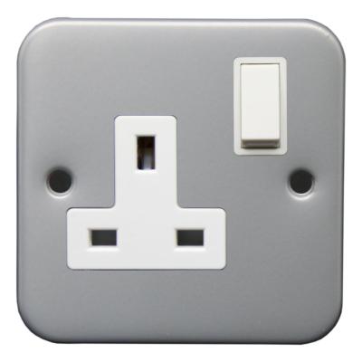 China Residential / General Purpose Metal Clab English Standard 13A Switched Socket for sale