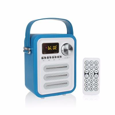 China TF/AUX/USB connector mini mp3 music player portable fm radio speaker bkk speaker for sale