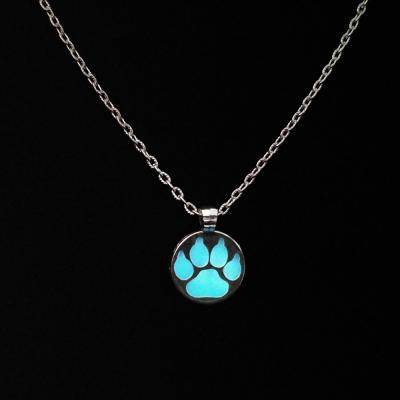 China Wholesale Creative Luminous Unfading Necklace Bear Claw Luminous Necklace for sale