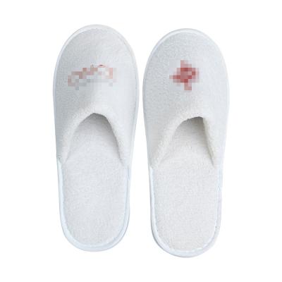 China Good Quality Pretty Breathable Soft Spa Hotel Wholesale Disposable Or Customized Factory White Unisex Slippers for sale