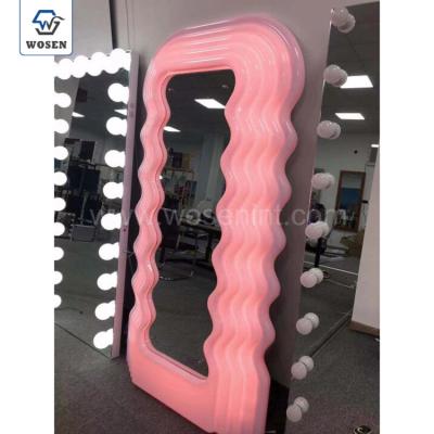 China WOSEN Makeup Mirror Factory Modern Wave Wavy Floor Planer Full Face Makeup Mirror With Led Light Color for sale