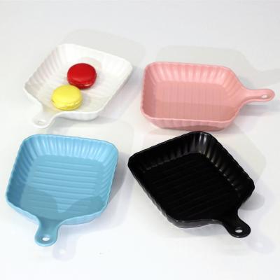 China Viable Durable Porcelain Microware Safe Color Glazed Pan With Handle For Home Hotel Baking Restaurant for sale