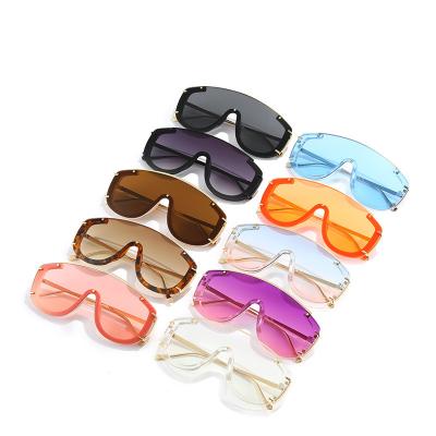 China Luxury Metal Frame Women Retro Shade One Piece Oversized Classic Fashion Sun Glasses Unisex Sunglasses for sale