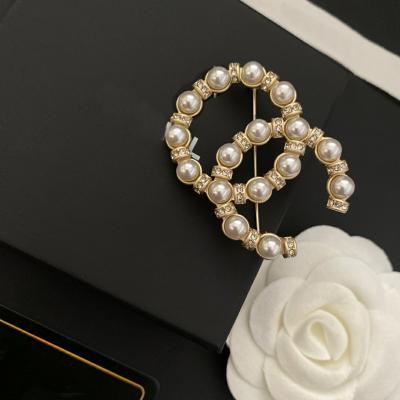 China Designer Brooch High Quality Zircon C Jewelry Brass Brooch For Women's Two Letter C Brooch for sale