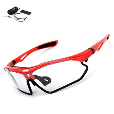 China Impact-Resistance 2021 Customized Sports Clear Photochromic Cycling Sunglasses Latest By Logo Glass Design for sale