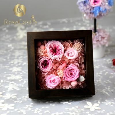 China 2019 Wholesale Handmade Newest Customized Creative Preserved Flower Photo Frame for sale