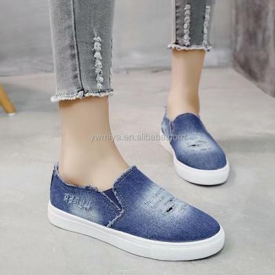 China Fashion Trend AM-018 Spring Canvas Shoes Designs Latest News For Women Denim Color Board Shoes Ladies Casual Shoes Wholesale Shop for sale