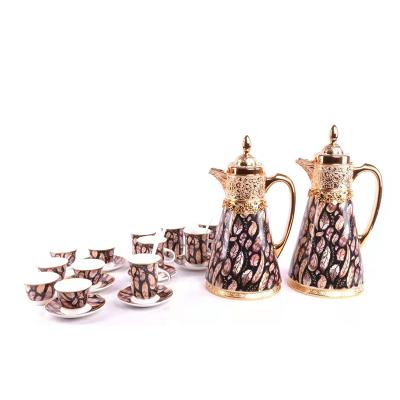 China 2 PCS 0.7+1.1L Durable Durable Arabic Printing Thermos Kettle Set Luxury Household Gold Plated Thermos Pot Tea Cup Sets for sale