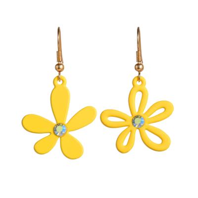 China 2020 Casual/Sporty Shape Asymmetry Daisy Flower Acrylic Earrings For Korean Casual/Sporty Women for sale