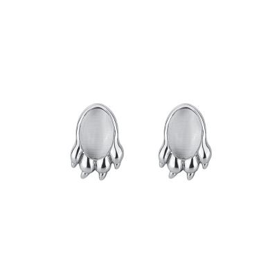 China Environmental Friendly Custom Your Design Cute 925 Silver Bear Claw Earrings With Logo Women's Earrings for sale