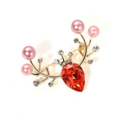 China 2021 High Quality Stylish Initial Brooch For Couples Girls With Graduation Travel Fashion Brooches for sale