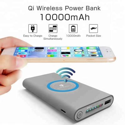 China Portable 3 in 1 Wireless Charger 10000mAh QI Wireless Powerbank Charger for sale