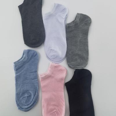 China 2021 QUICK DRY Mens Solid Color Breathable Sports Ankle Socks For Daily Wear for sale