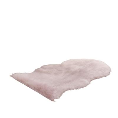 China Stain Resistant Luxurious Irregular Shape Soft Wool Faux Sheepskin Fluffy White Blankets For Living Room And Bedroom for sale