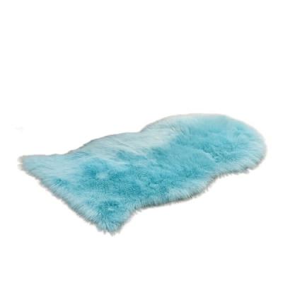 China Stain Resistant Luxury Faux Fur Rug Bedroom Faux Wool Fur Rug Suitable For Living Room Chair Cushion Sofa Area Floor Fluffy Carpet for sale