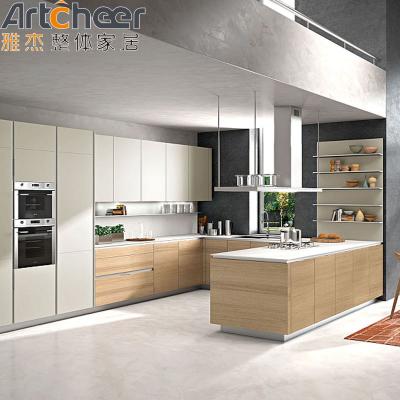 China Modern Customized U Shape Kitchen Cabinet White Veneer Door With Quartz Stone Counter Top for sale