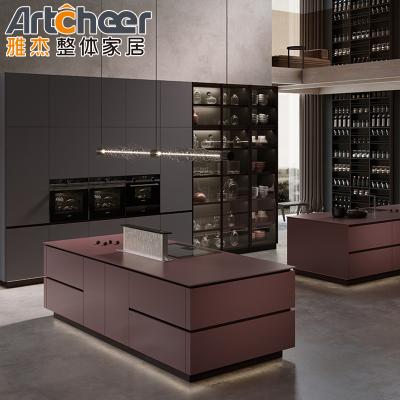 China Island Design Kitchen Cabinets with Modern Italian Design and Durable Lacquer Finish à venda