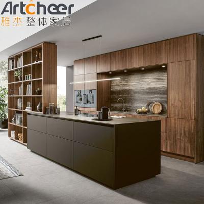 China Modern Wooden Looking Veneer Oak Kitchen Cabinet with Accessories Hardware and Design for sale