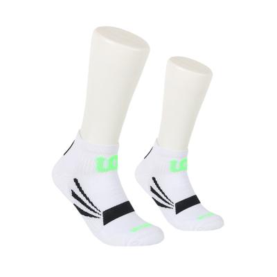 China New Design Sports Socks Sports Ankle Socks Color Low Compression Viable White Sports Running Socks for sale