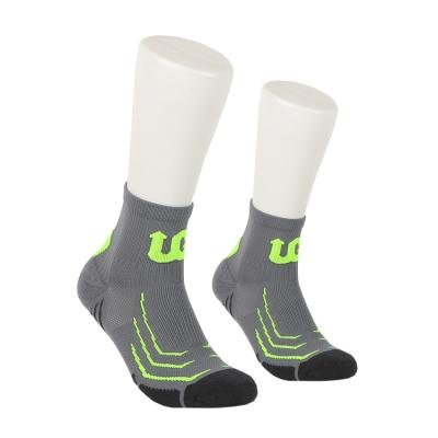 China Most Comfortable Sporty Cushioned Athletic Thermal Socks Compression Socks Ankle Sport Socks for sale