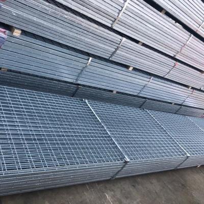 China Industrial Lattice Welded Galvanized Steel Grating Hot Dipped Galvanized Serrated Steel Grating 25mm for sale