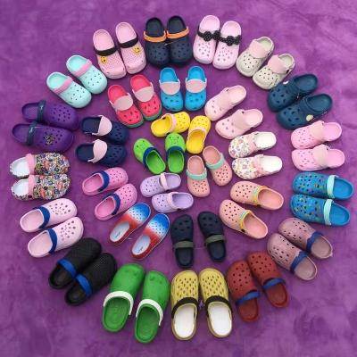 China New fashion trend summer children's cartoon character cave shoes boys sandals and girls sandals baby non-slip slippers fail for sale