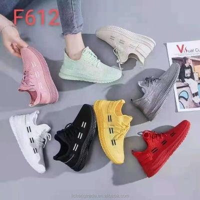 China Fashion Trend Stylish Chunky Fly Fashion Knitted Air Women's Sports Yezzy Sneakers Running Casual Shoes For Women for sale