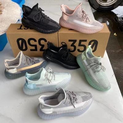 China Hot Selling Good Quality Good Quality Adult YEEZY 350 Fashion Trend Lightweight Breathable Sports Shoes Casual Running Shoes For Running for sale