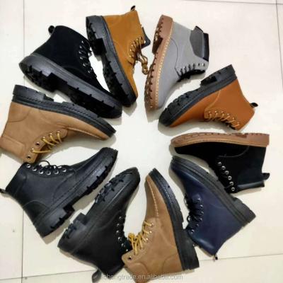 China Fashion trend good quality mixed style mens suede stock shoes leather casual shoes stocklot cheap sneaker for sale