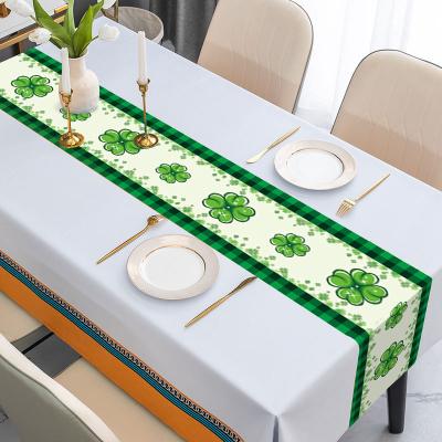 China Luck Printed St. Patrick's Day Spring Shamrock Leaf Shamrock Leaf Oxford Fabric Decorative Digital Printed Table Runner for sale