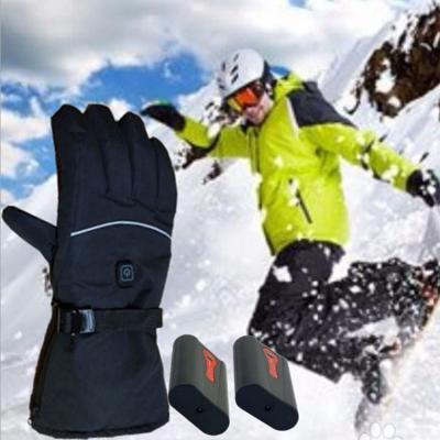 China Men Outdoor Sport Travel Heat Rechargeable Heated Waterproof Mitt For Touch Phone for sale