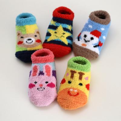 China New autumn and winter QUICK-DRY thick warm baby bumps 0-1-3 years baby cardboard color coral velvet socks for sale