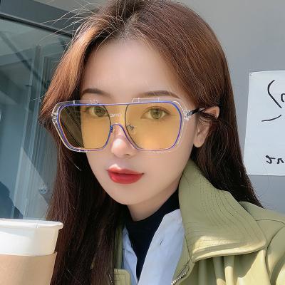 China Fashion Sunglasses 2022 Large Square Cheap Oversized Sunglasses Frame Sun Glasses Trending Women Sun Glasses for sale