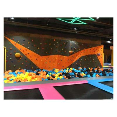 China Hanlin Indoor Rock Climbing Walls for Trampoline Park and Amusement Park 4600*9800*700cm for sale