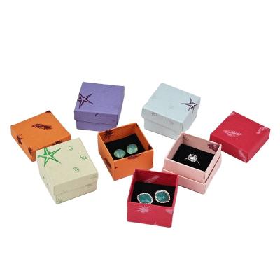 China Newest Cheap Loq MOQ Paper Ring Box Jewelry Packaging Ring Box Promotion Product Packaging Box for sale