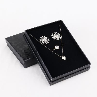 China Handmade Custom Logo Simplicity Jewelry Set Box High-Quality Paper Gift Boxes for sale