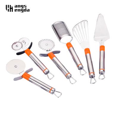 China Viable Wholesale Pizza Cutter Stainless Steel Handle Grater Cheese Cutter Ginger Grinder Kitchen Instrument for sale