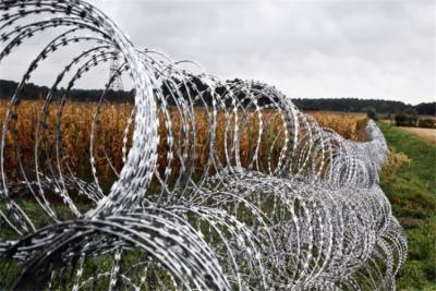 China Barbed Double Bto 10 Razor Wire Concertina For Fence And Isolation for sale