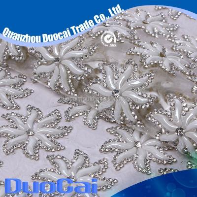 China Hot Selling Flatback Flower Design Rhinestone Mesh Glass Leaf For Shoes for sale