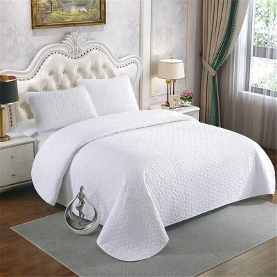 China Hypoallergenic Wrinkle Free Polyester Queen Size Quilted Bedspread for sale