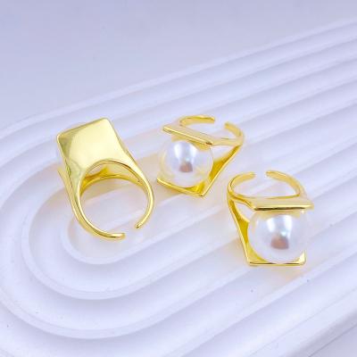 China TRENDY Imitated Pearl Ring Brass 18K Gold Plated Unique Shell Pearl Charm Ring for sale