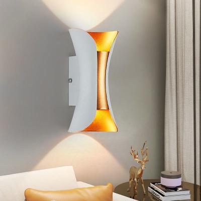 China Modern Led Headboard Bedside Wall Mount Lamp Hotel Antique Mounted Bedside Gold Brass Wall Lamp for sale