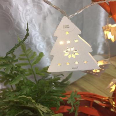 China Wooden Christmas Tree Shaped String Lights Christmas Decoration Festive Solar String Lights for sale