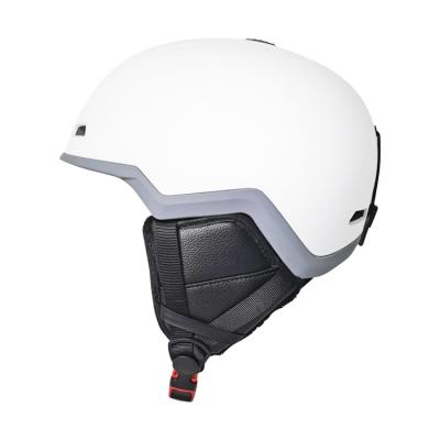 China Compounds Cooling In Mold Ice Skating Snow Helmets Ski Helmet for sale