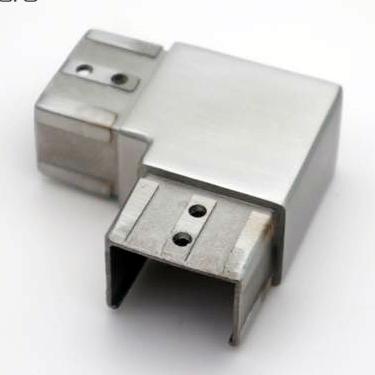 China Hot Sale Traditional Mount Balcony Fencing Acero Inoxidable Square Connector Stainless Steel Slot Duct Elbow for sale