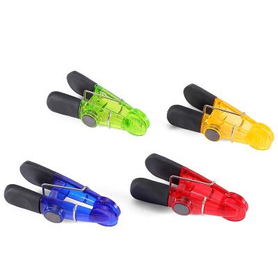 China Sustainable plastic clip with magnetic attachment for sale