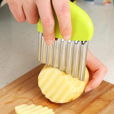 China Sustainable Corrugated Stainless Steel Potato Chips Knife Fruit Cutting Knife Wavy Potato Knife for sale