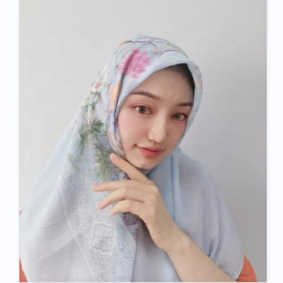 China Muslim Daily Life Wholesale Customized Printed Quality 50s Cotton Veil Women Fit Hijabs 110*110 Tudung Bawal for sale