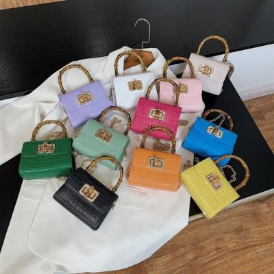 China 100% Eco-Friendly Wholesale Women Bag Handbags 2021 Silicone/PVC Jelly Luxury Ladies Woman Hand Shoulder Bags Candy Purse for sale